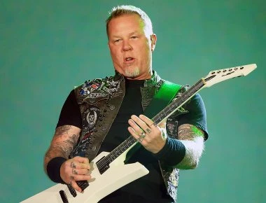 James Hetfield: Στη Μύκονο ο Frontman των Metallica με τα παιδιά του! (φωτο)